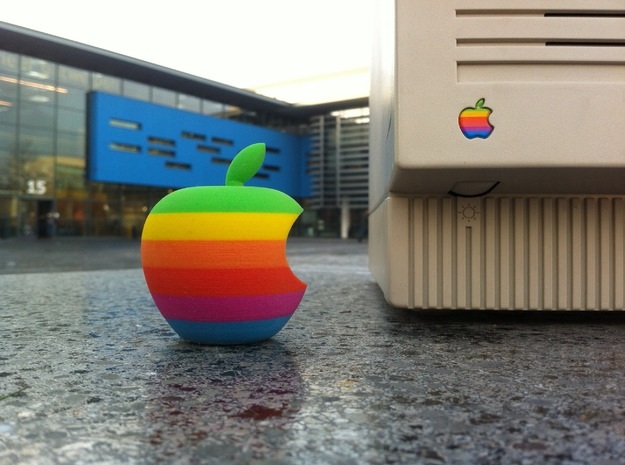 Логотип корпорации Apple напечатанный на 3D-принтере